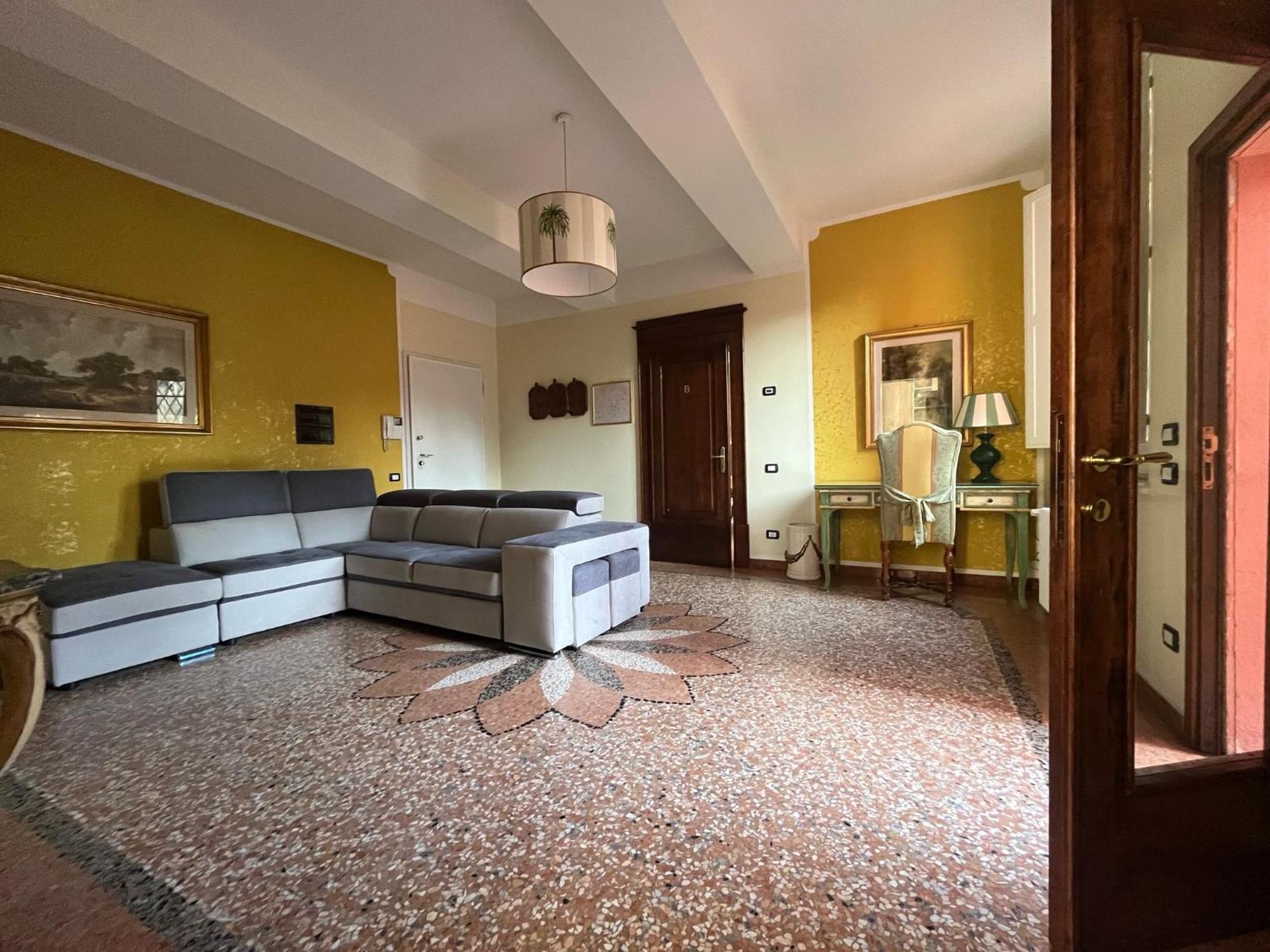 Апартаменти Saragozza Flat & Secret Garden Болонья Екстер'єр фото